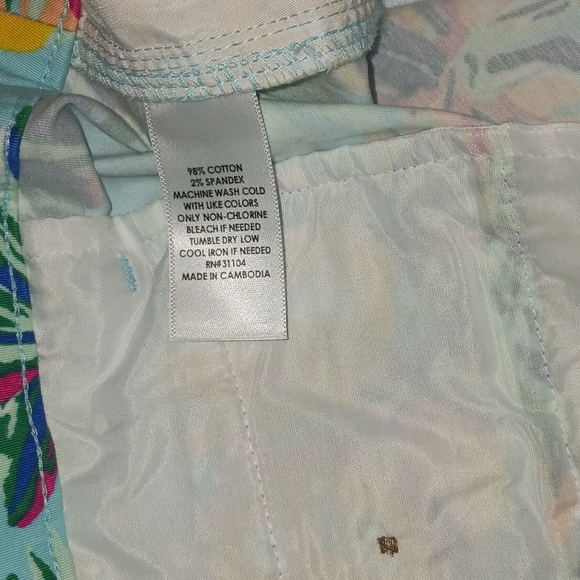 Kim Roger's Women's Shorts with pockets on front and back Size 14 - Picture 11 of 11